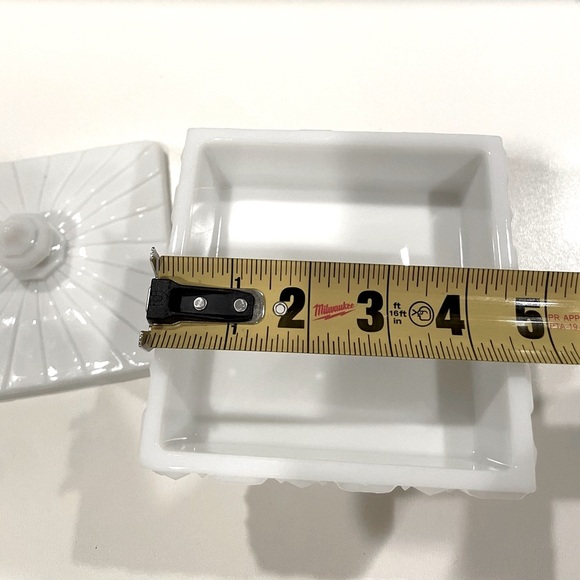 Westmoreland “Old Quilt” Milk Glass Footed Square Candy Dish w Lid. EUc - Picture 9 of 11